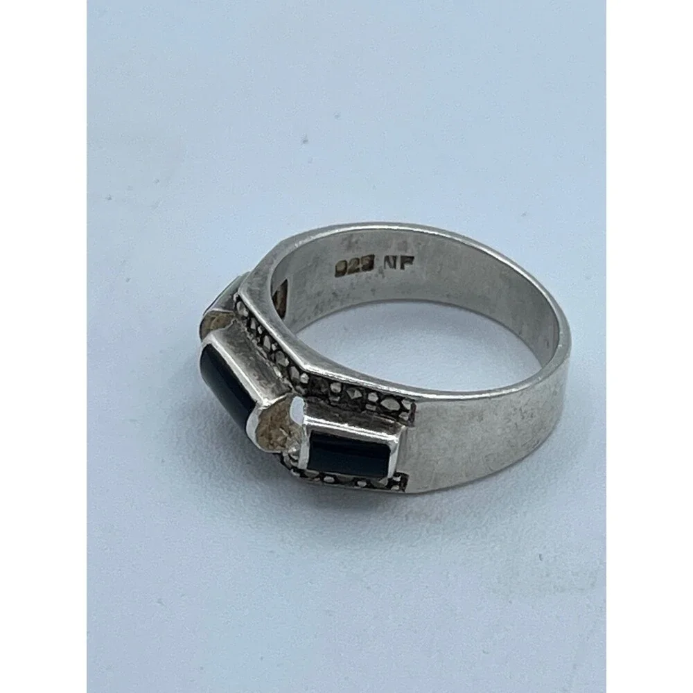 Vintage Sterling Silver 925 Band w/ 3 Cylindrical Onyx Stones Size 9